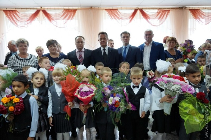 Учащихся Колобовской школы поздравили с Днём знаний
