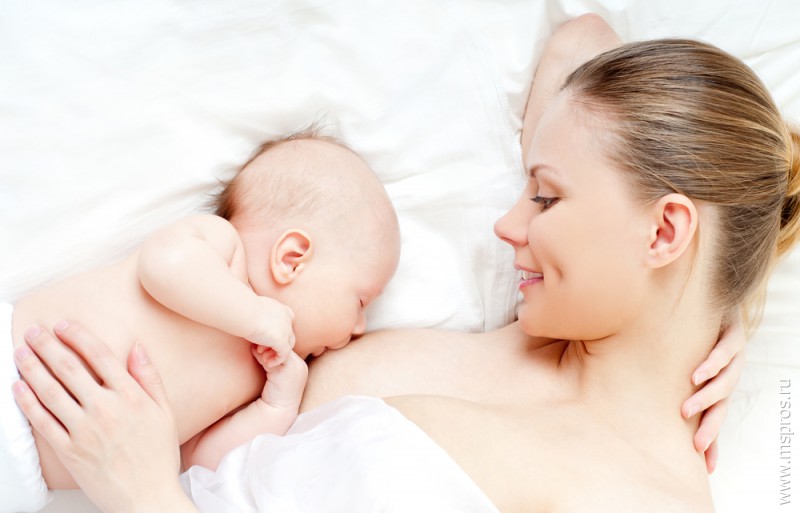 Материнское молоко – идеальное питание для новорождённого ребёнка 