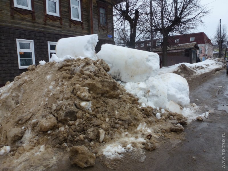 Руководителей организаций обязали убрать снег с улиц