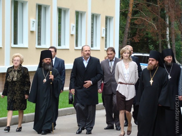 Патриарх Кирилл наградил благотворителя