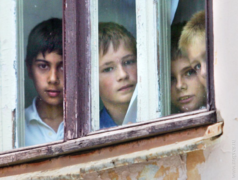 Детские дома в России закроют