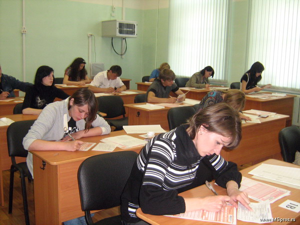Выпускники сдали ЕГЭ по русскому языку