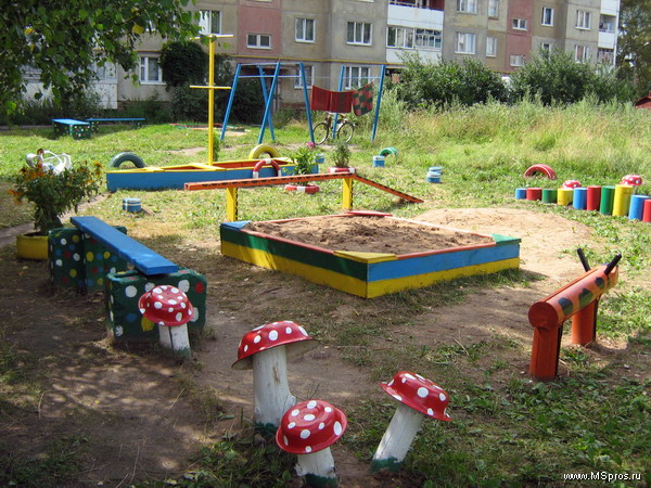 Детская площадка своими руками из подручных материалов (фото)